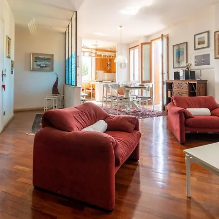 La Chicca Sui Tetti Apartment Desenzano del Garda