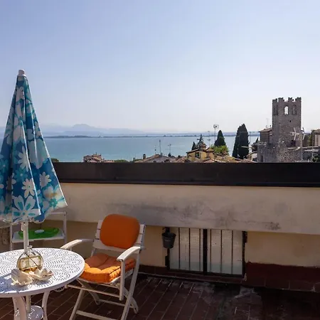 La Chicca Sui Tetti Apartment *